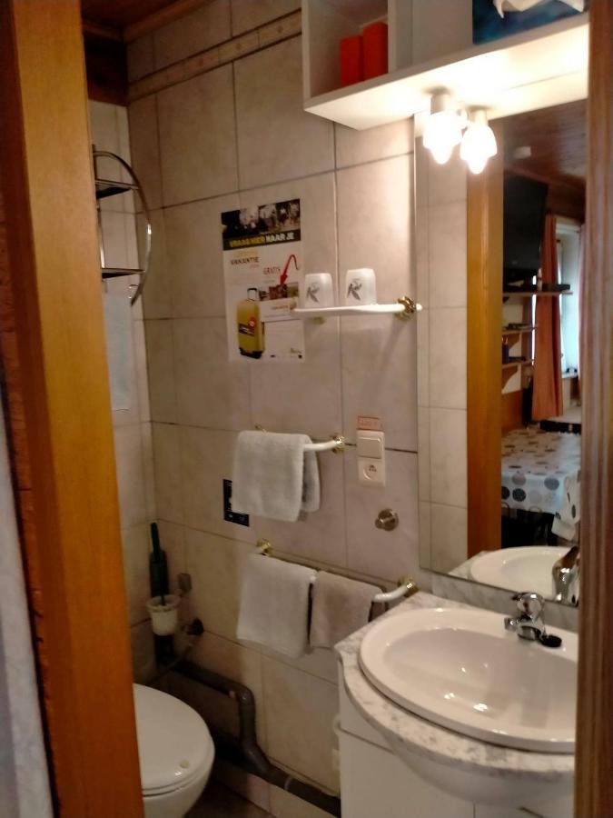 Gasthof Lederhose Diepenbeek Exteriör bild